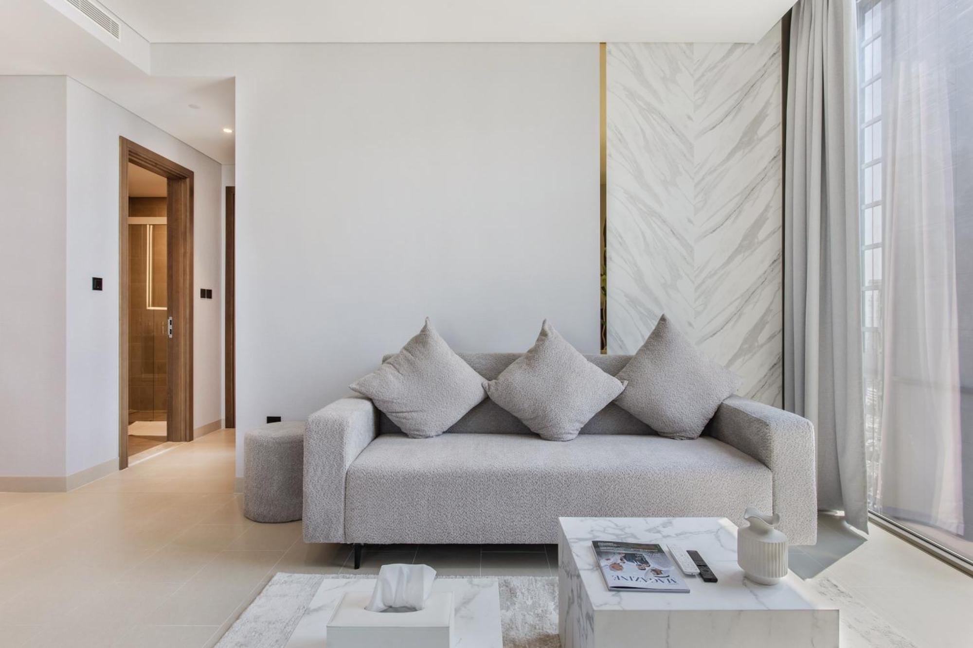 By Latinem Luxury 2br Cv A2701 Near Burj Khalifa * Dubai